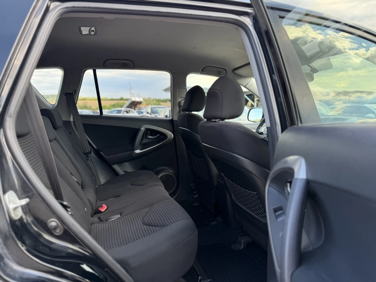 Toyota Rav4 2.2D-4D 4x4, снимка 12 - Автомобили и джипове - 54575312
