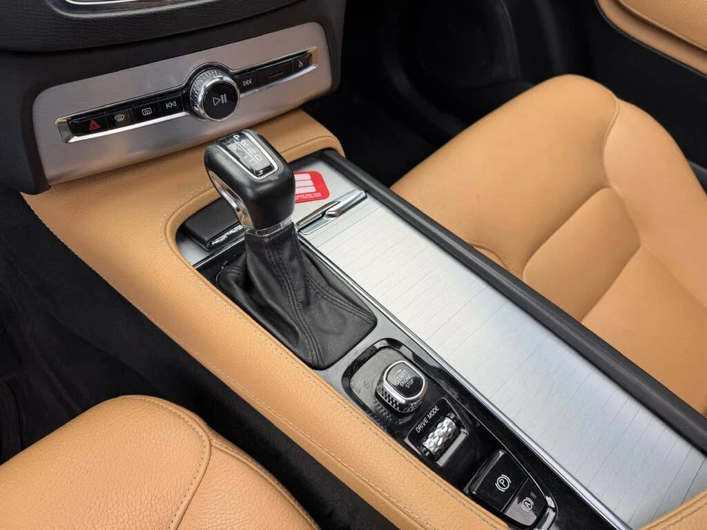 Volvo Xc90 T6* MOMENTUM* ДИГИТАЛНО* ТАБЛО* КАМЕРА* МАСАЖ* ДИС, снимка 10 - Автомобили и джипове - 54838197