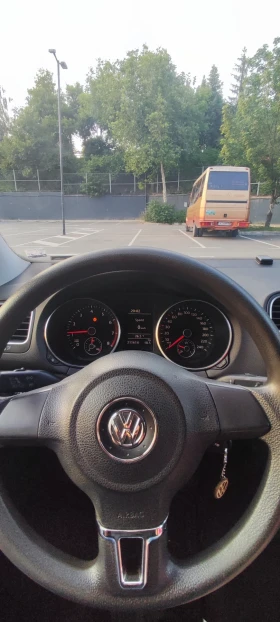 VW Golf 1.6 Bifuel NAVI | Mobile.bg    11