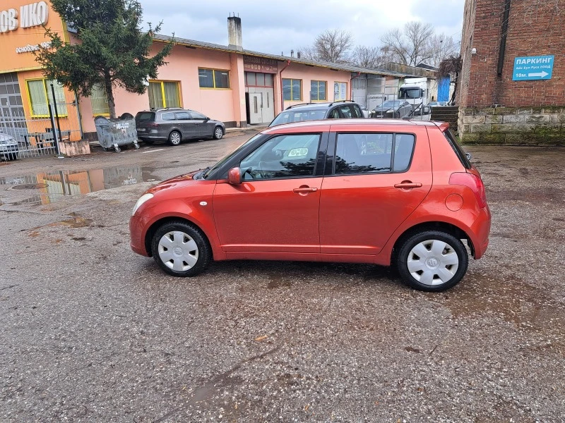 Suzuki Swift 1.3 I 4X4, снимка 2 - Автомобили и джипове - 44774535