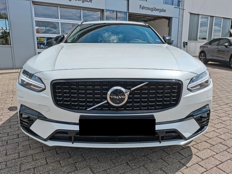 Volvo V90 B5 AWD = Ultimate Dark= Гаранция, снимка 1 - Автомобили и джипове - 48103106