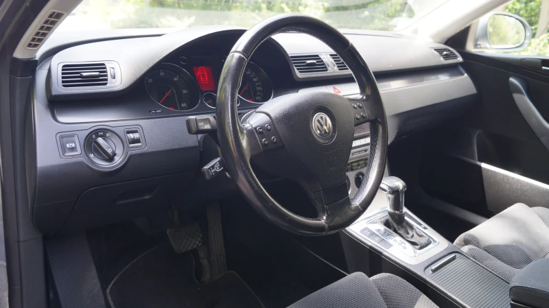 VW Passat, снимка 8 - Автомобили и джипове - 49249788