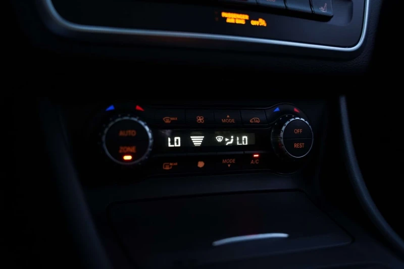 Mercedes-Benz CLA * CLA250 4MATIC * CARFAX * ЦЕНА ДО БГ, снимка 15 - Автомобили и джипове - 53233235