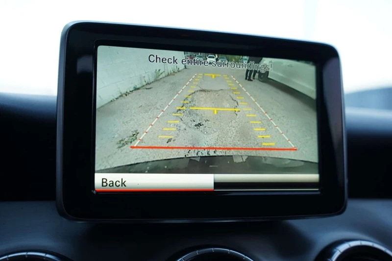 Mercedes-Benz CLA * CLA250 4MATIC * CARFAX * ЦЕНА ДО БГ, снимка 17 - Автомобили и джипове - 53233235