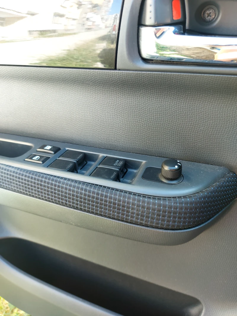 Suzuki Swift 1.3 БЕНЗИН 92кс. 4х4 , снимка 6 - Автомобили и джипове - 53600502