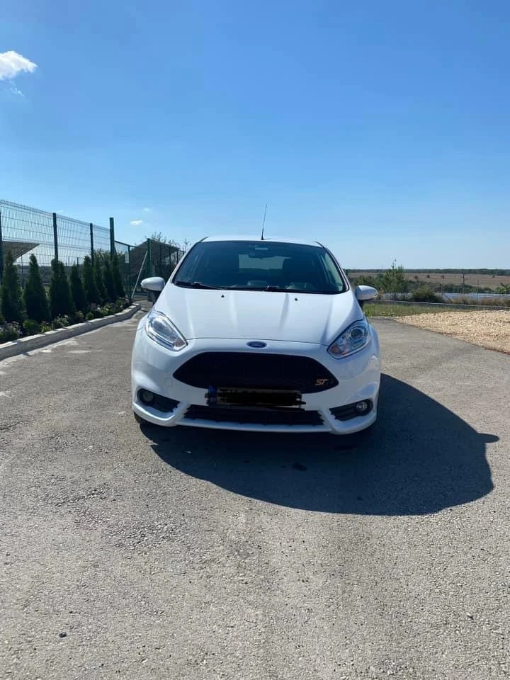 Ford Fiesta, снимка 2 - Автомобили и джипове - 47973912