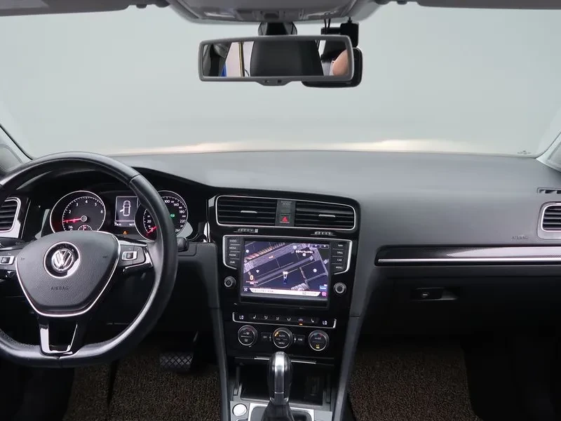 VW Golf 1.4 Tsi Premium, снимка 7 - Автомобили и джипове - 55830279