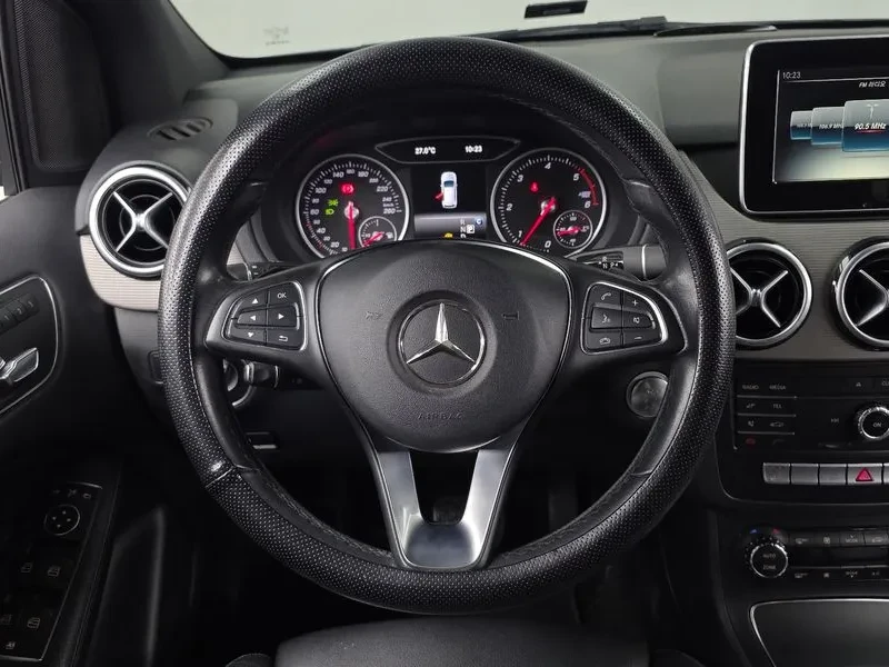 Mercedes-Benz B 200 D, снимка 13 - Автомобили и джипове - 56066908
