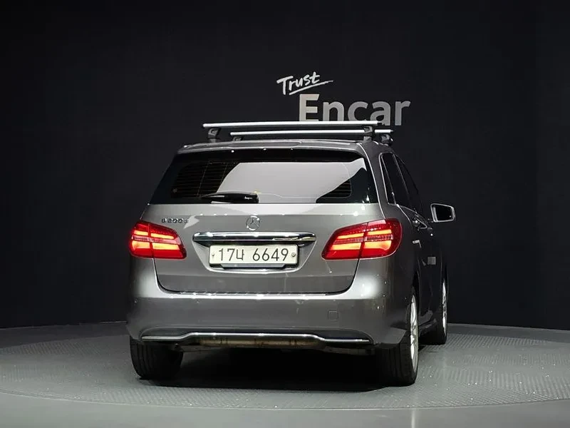 Mercedes-Benz B 200 D, снимка 4 - Автомобили и джипове - 56066908