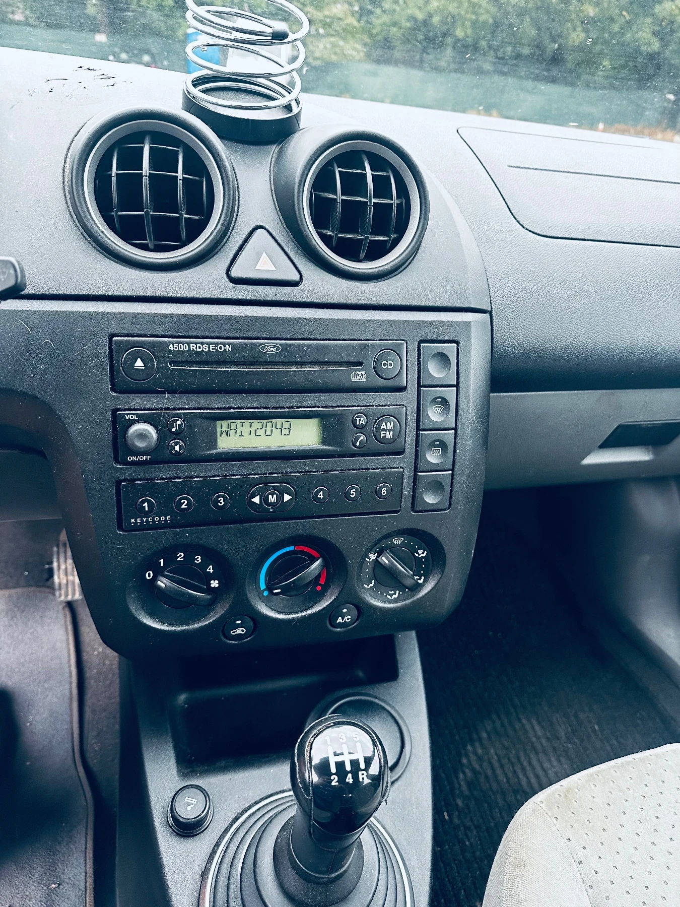 Ford Fiesta 1.4iGhia, Климатик, Нов внос от Германия - изображение 9