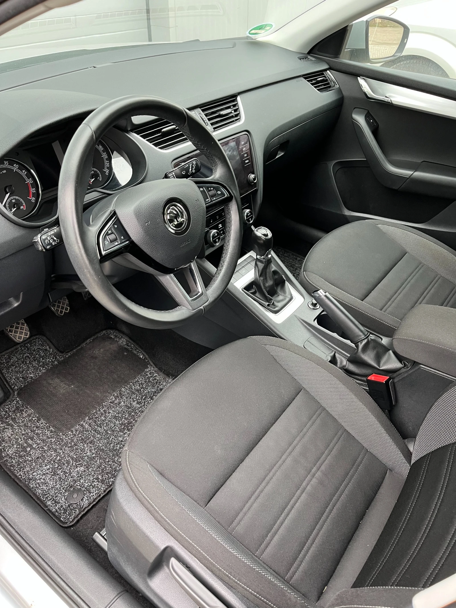 Skoda Octavia 1.6 TDI TUV-Германия - изображение 6