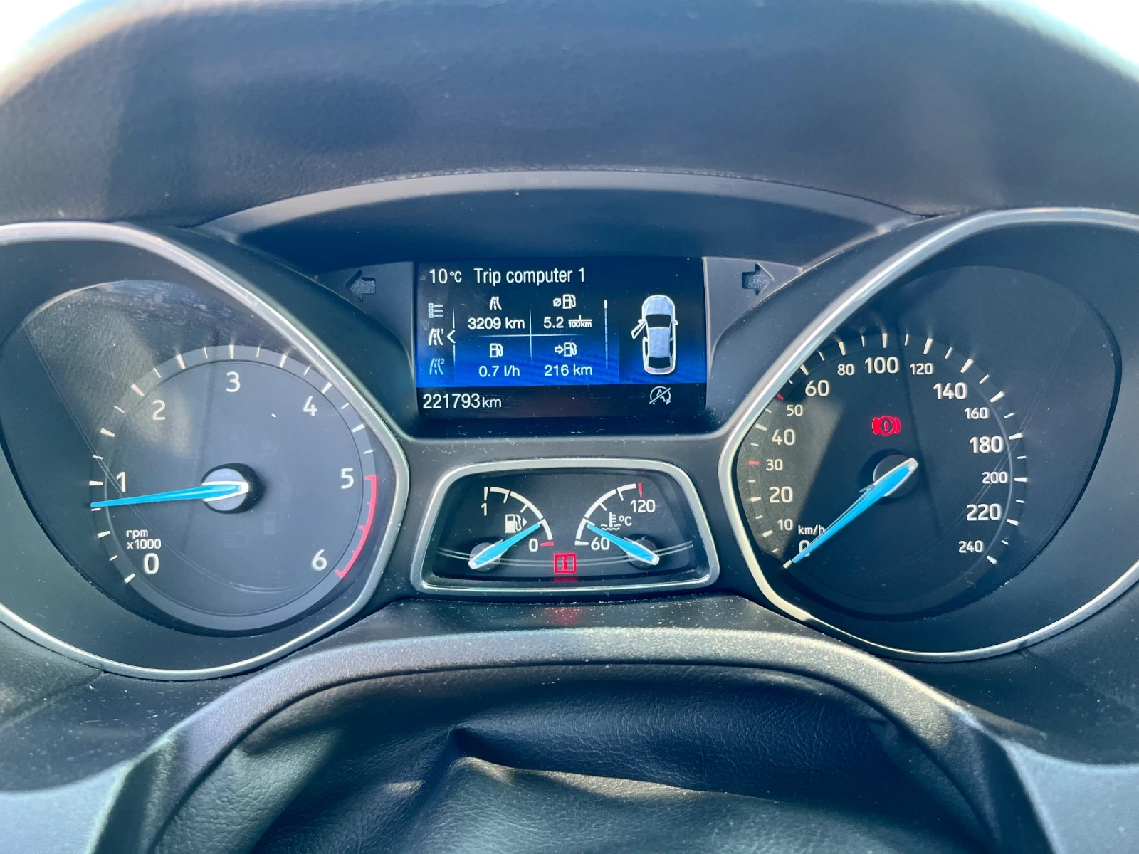 Ford Focus 1.5 TDCI, снимка 14 - Автомобили и джипове - 53745643