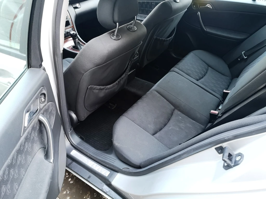 Mercedes-Benz C 200, снимка 7 - Автомобили и джипове - 53811129