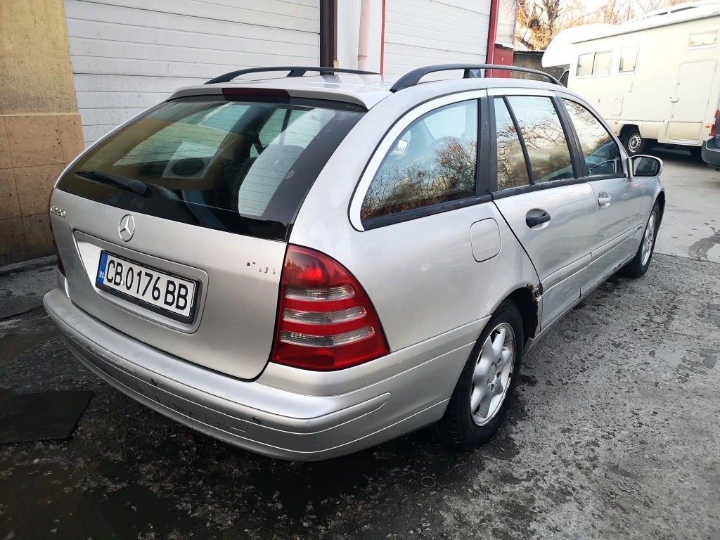 Mercedes-Benz C 200, снимка 3 - Автомобили и джипове - 53811129