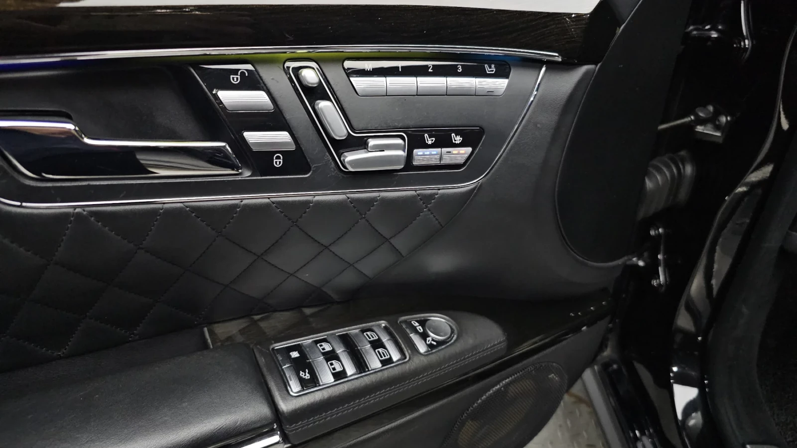 Mercedes-Benz S 65 AMG V12* МАСАЖ* ОБДУХ* FULL* NIGHT VISION* КРАЙНА ЦЕНА, снимка 12 - Автомобили и джипове - 54243597