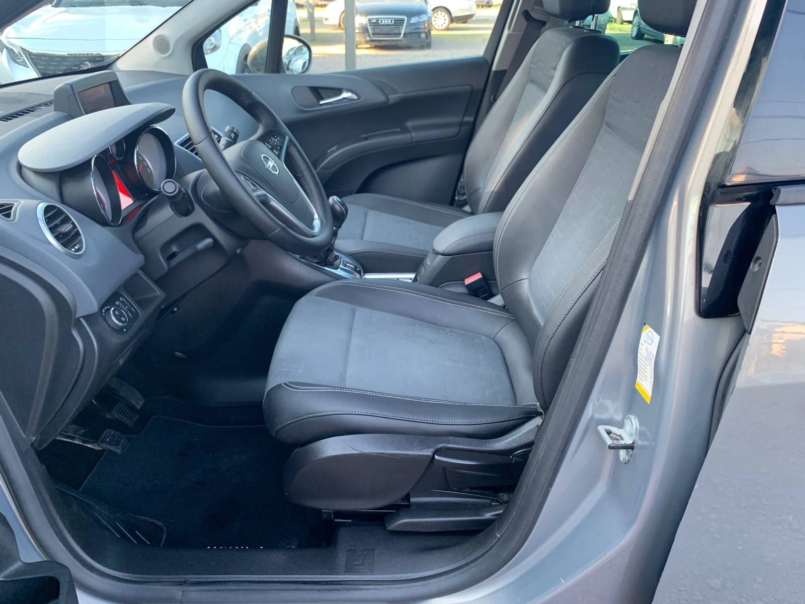 Opel Meriva 1.7cdti COSMO, снимка 10 - Автомобили и джипове - 54985656