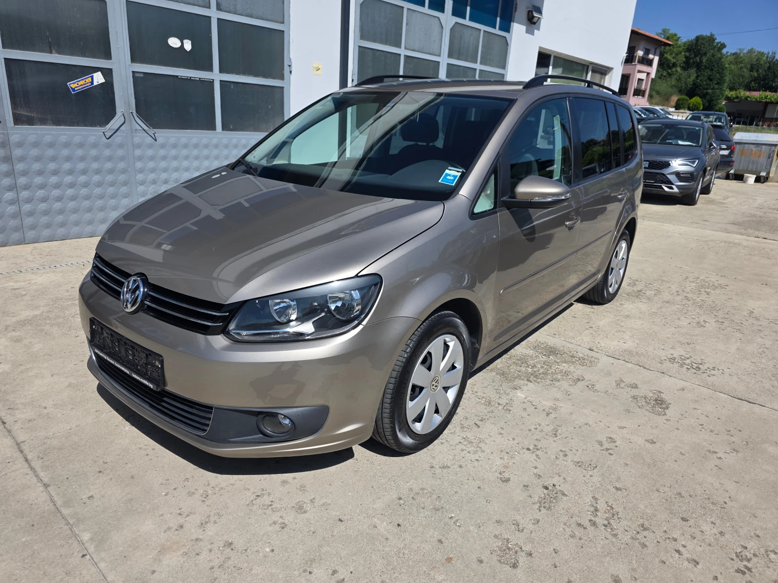 VW Touran 1.6TDI 195000km, снимка 5 - Автомобили и джипове - 55086022