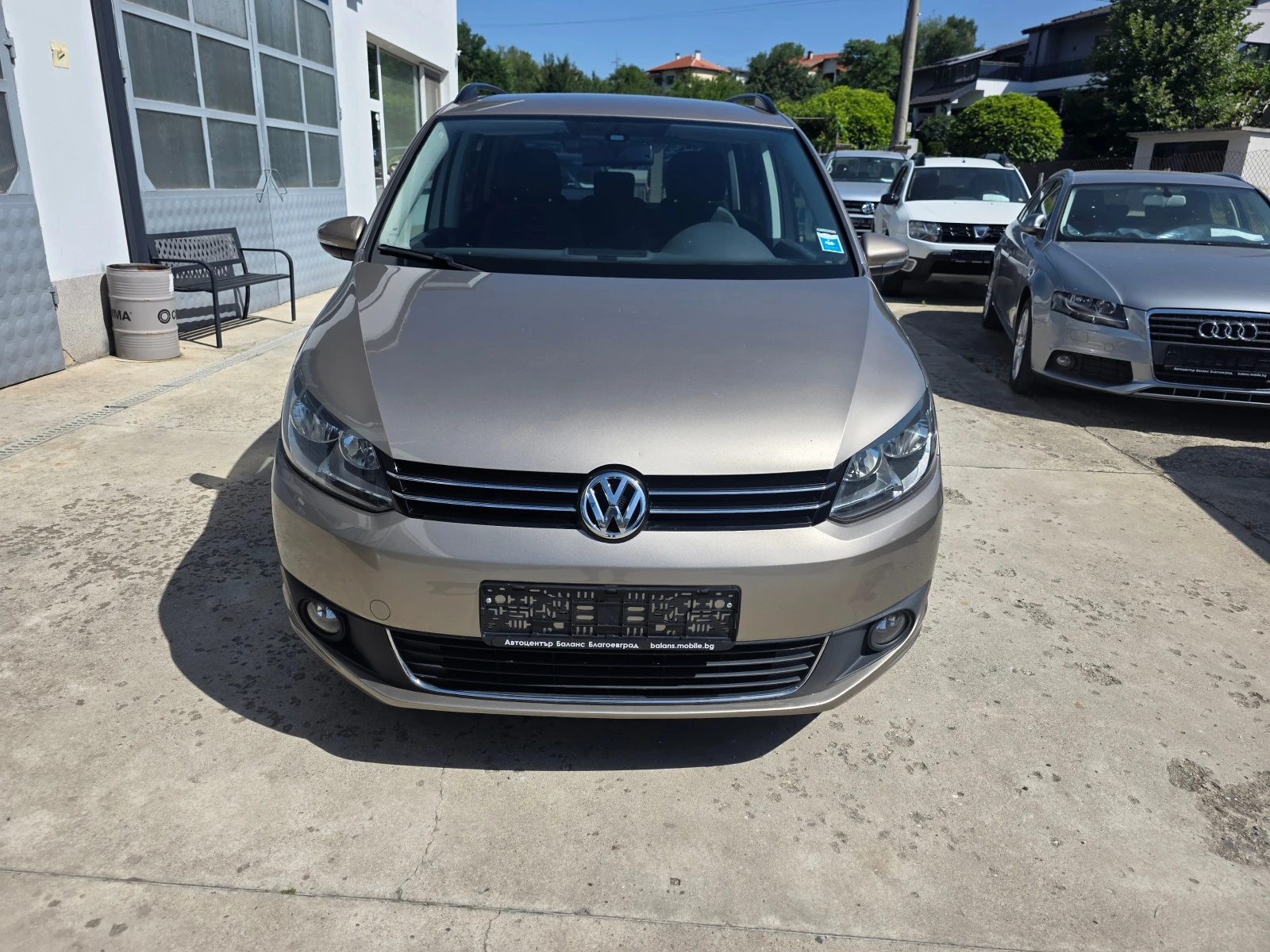 VW Touran 1.6TDI 195000km, снимка 2 - Автомобили и джипове - 55086022