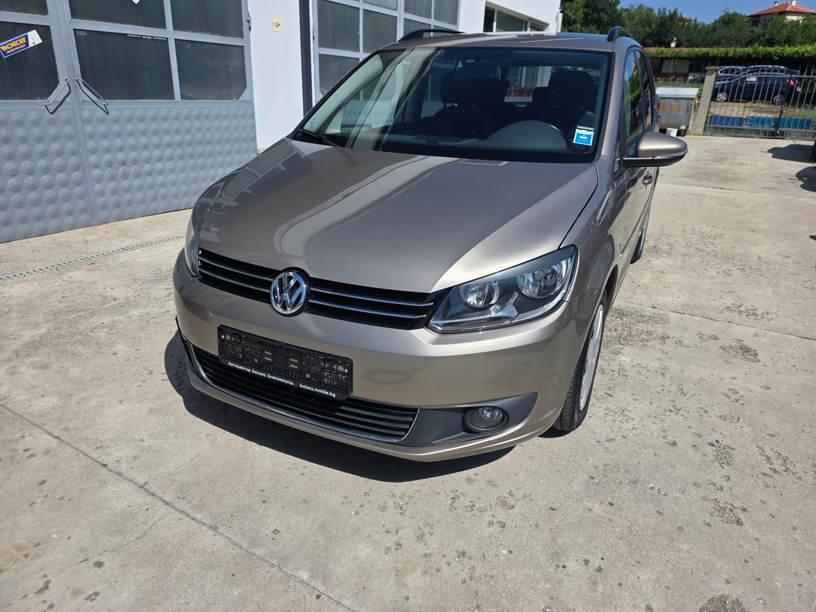 VW Touran 1.6TDI 195000km, снимка 3 - Автомобили и джипове - 55086022