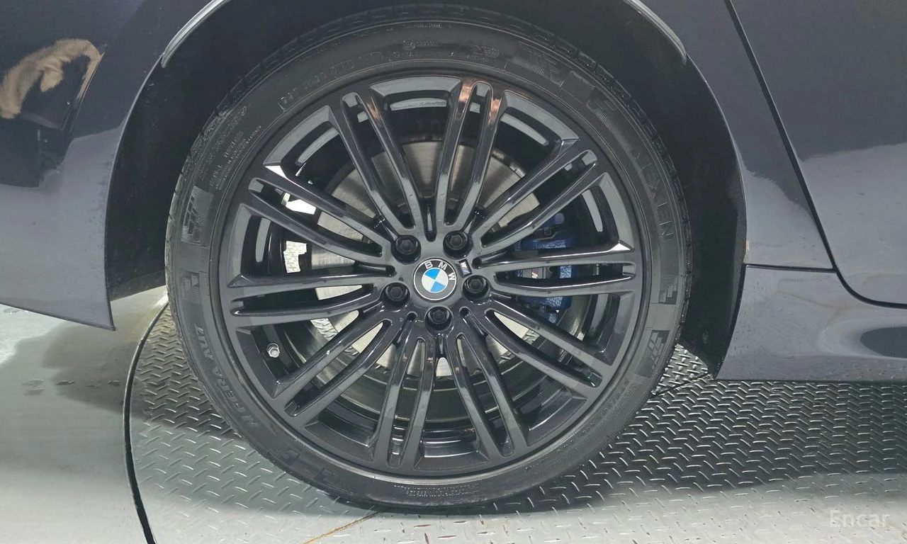 BMW 540 ОБДУХВАНЕ * ДИСТРОНИК * HEAD-UP * B&W, снимка 6 - Автомобили и джипове - 55364034