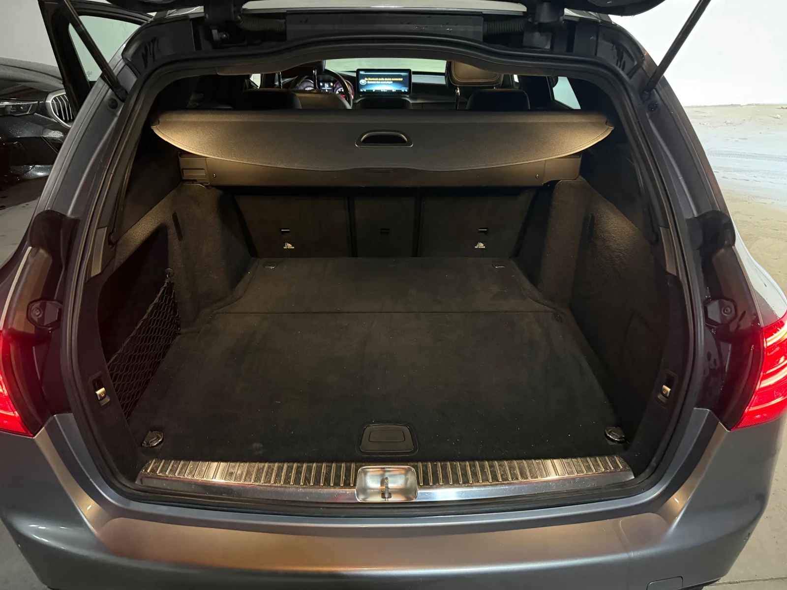 Mercedes-Benz C 400 4 Matic, снимка 17 - Автомобили и джипове - 55457542