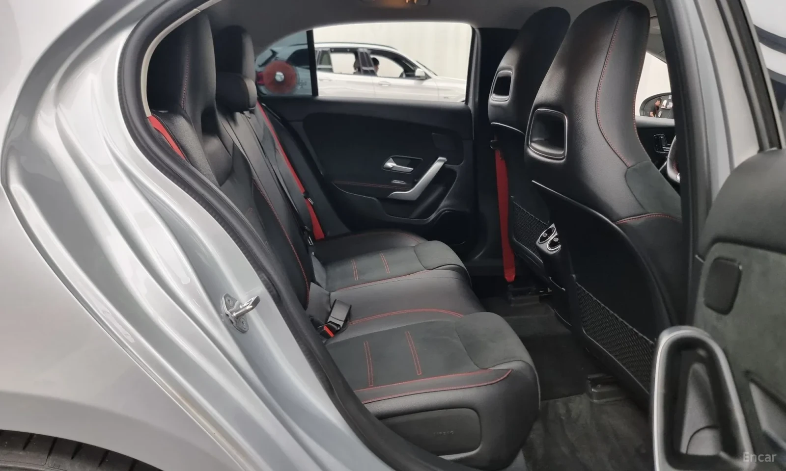 Mercedes-Benz A45 AMG PROVERKA NA MQSTO* TOP CENA* UNIKAT, снимка 12 - Автомобили и джипове - 55611704