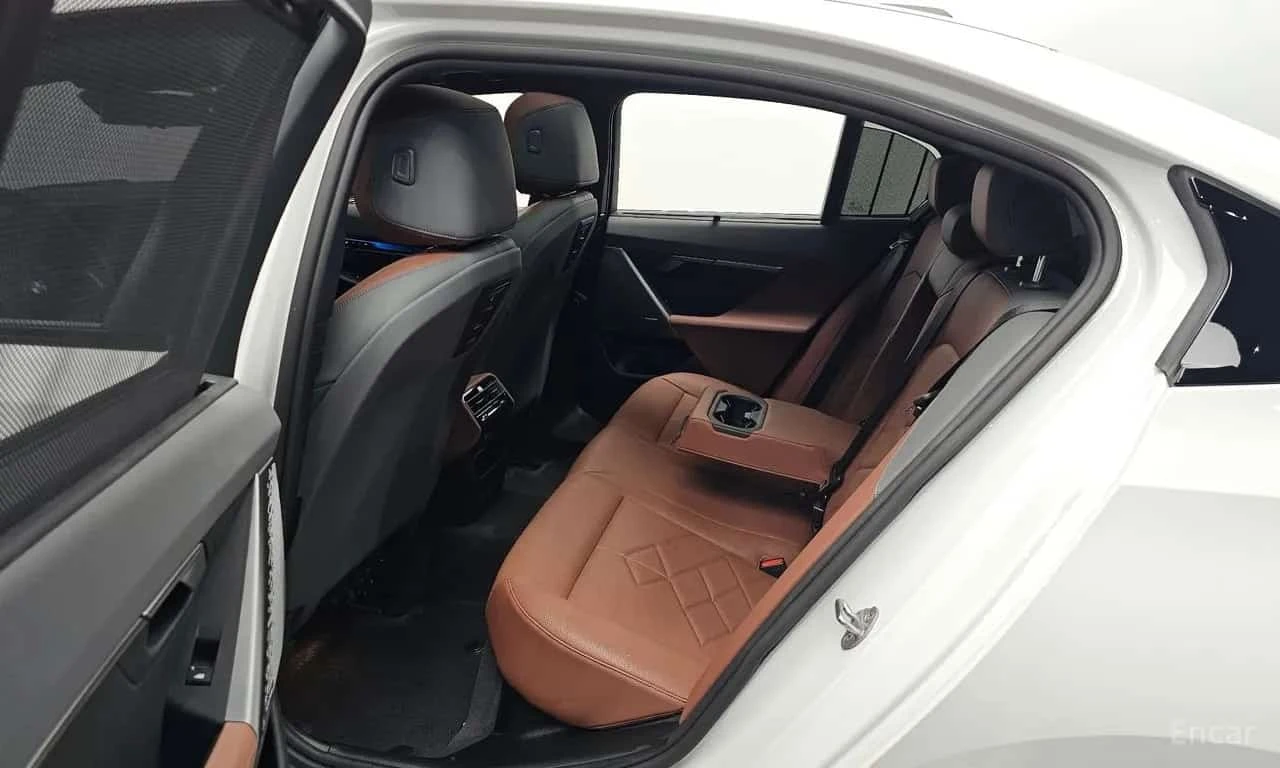 BMW i5 * eDrive 40 M Sport * ���� �� �� | Mobile.bg � ����������� 17