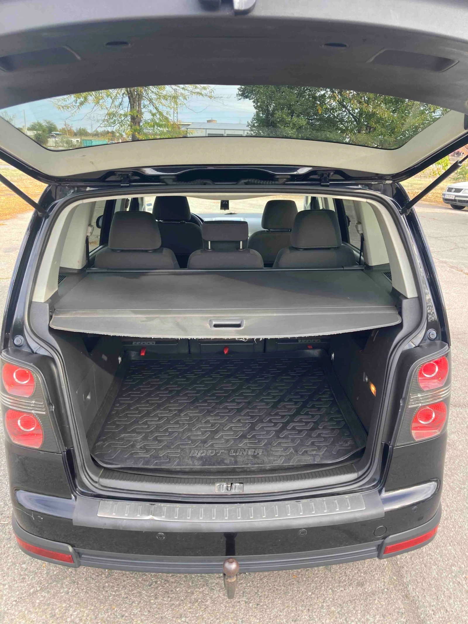 VW Touran, снимка 9 - Автомобили и джипове - 56634914