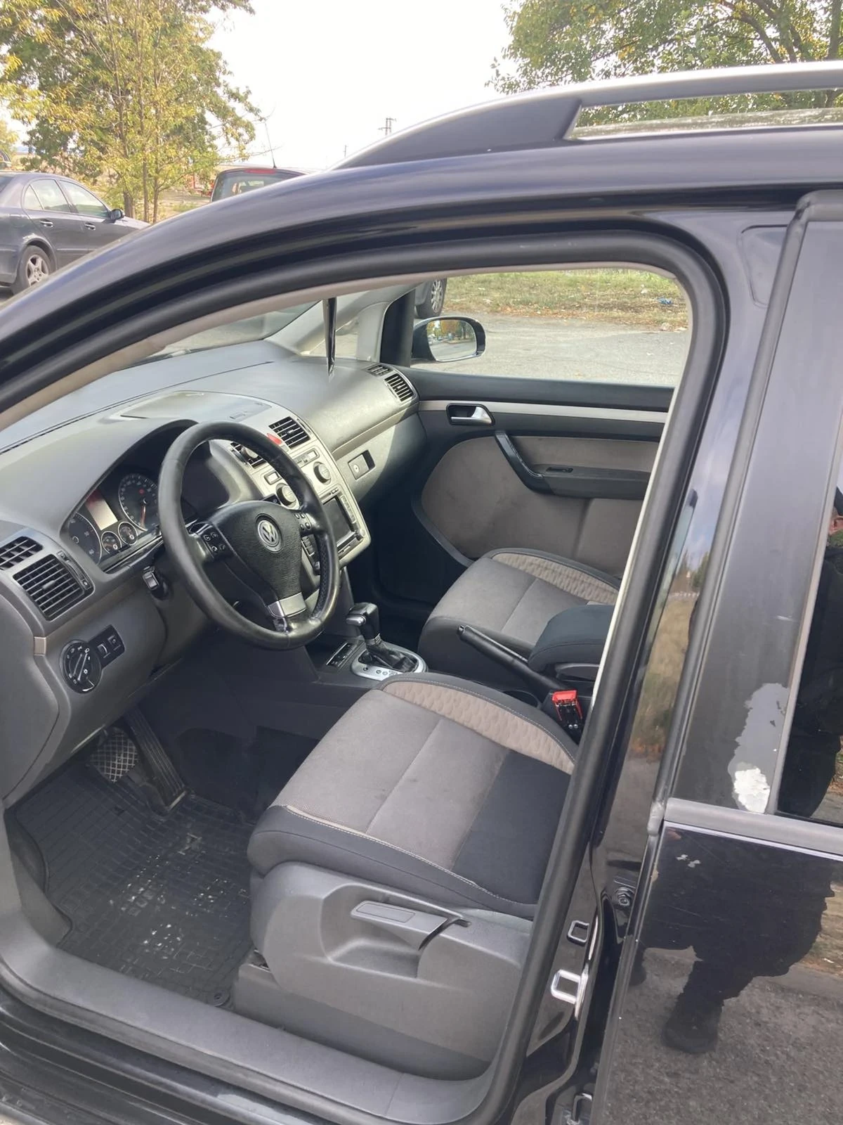 VW Touran, снимка 6 - Автомобили и джипове - 56634914
