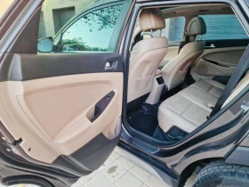 Hyundai Tucson 2.0 CRDI/4WD/СЕРВИЗНА ИСТОРИЯ/FULL ЕКСТРИ/, снимка 10