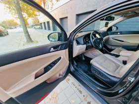 Hyundai Tucson 2.0 CRDI/4WD/СЕРВИЗНА ИСТОРИЯ/FULL ЕКСТРИ/, снимка 9