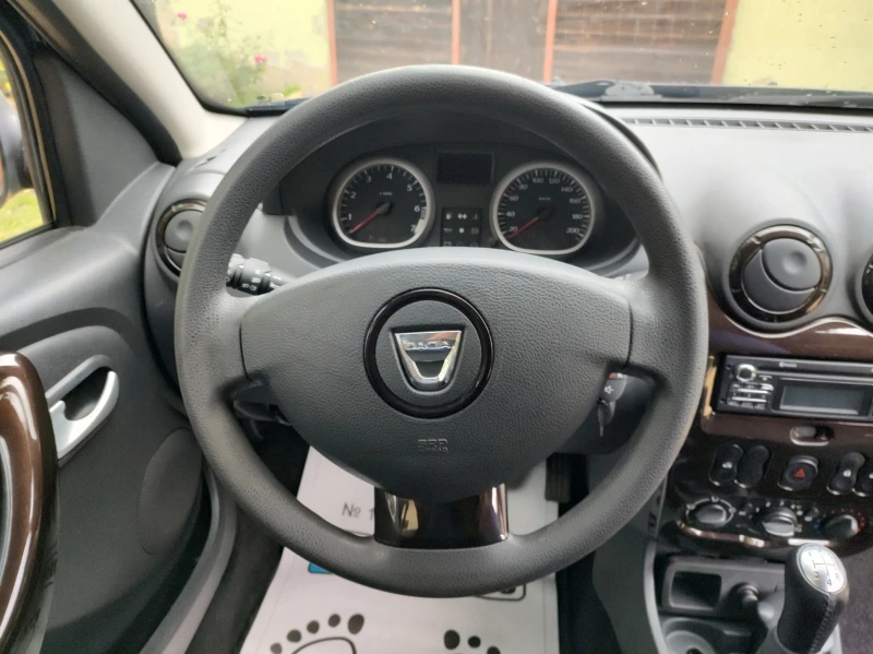 Dacia Duster 1.6-АГУ, снимка 12 - Автомобили и джипове - 47491438