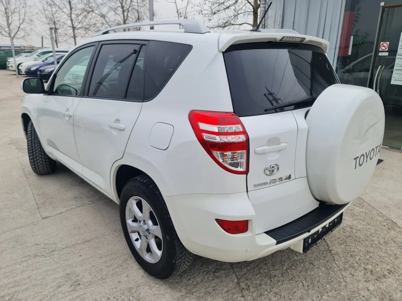 Toyota Rav4 2.2 D4D FaceLift 4х4 Navi Кожа, снимка 2 - Автомобили и джипове - 49281884