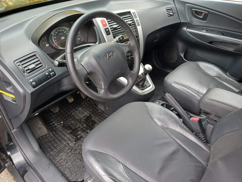 Hyundai Tucson 2.0 GRDI 140кс, снимка 5 - Автомобили и джипове - 52635711