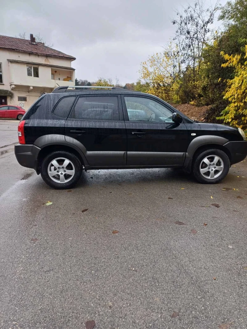 Hyundai Tucson 2.0 GRDI 140кс, снимка 3 - Автомобили и джипове - 52635711