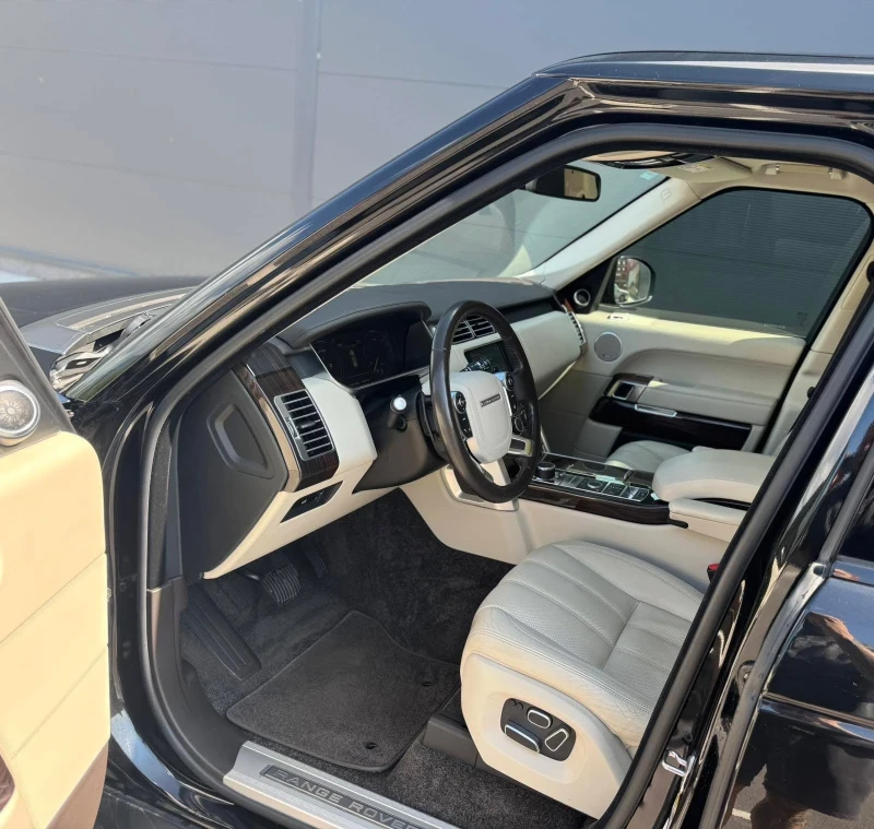 Land Rover Range rover VOGUE 4.4 SDV8 ОЧАКВАН ВНОС BLACK LINE ЛИЗИНГ 100%, снимка 11 - Автомобили и джипове - 52683404