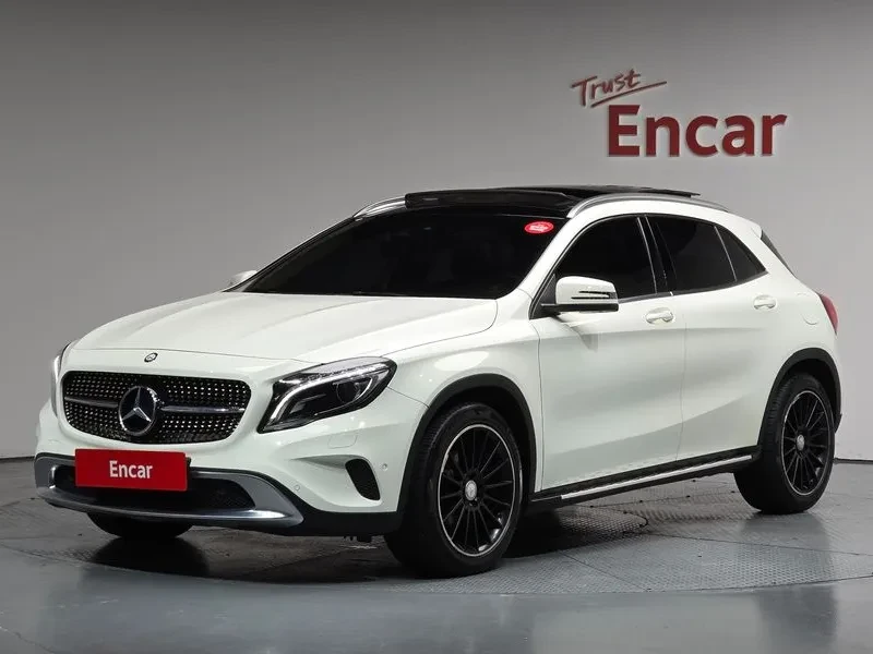 Mercedes-Benz GLA 200