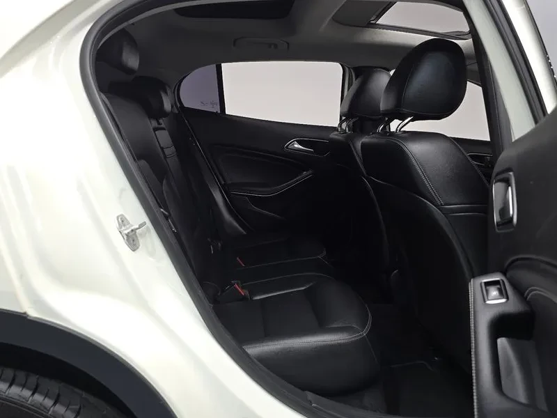 Mercedes-Benz GLA 200, снимка 12 - Автомобили и джипове - 55651939