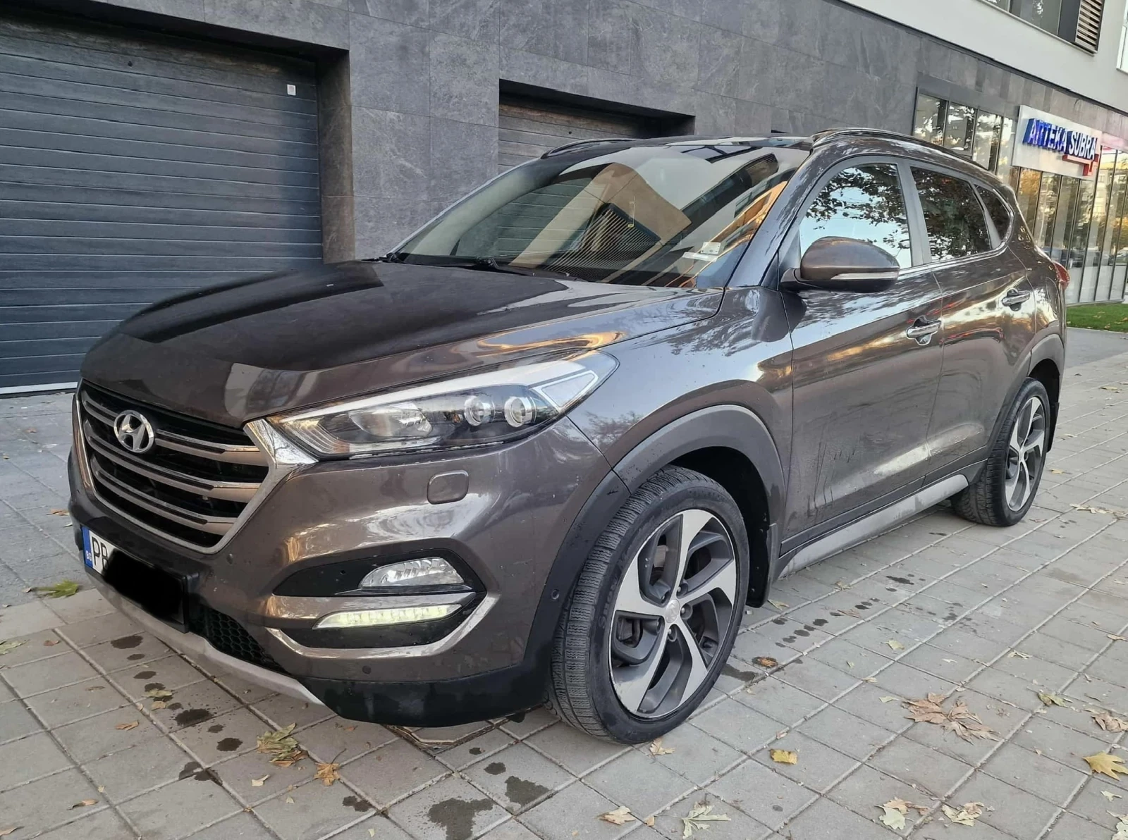 Hyundai Tucson 2.0 CRDI/4WD/СЕРВИЗНА ИСТОРИЯ/FULL ЕКСТРИ/, снимка 1