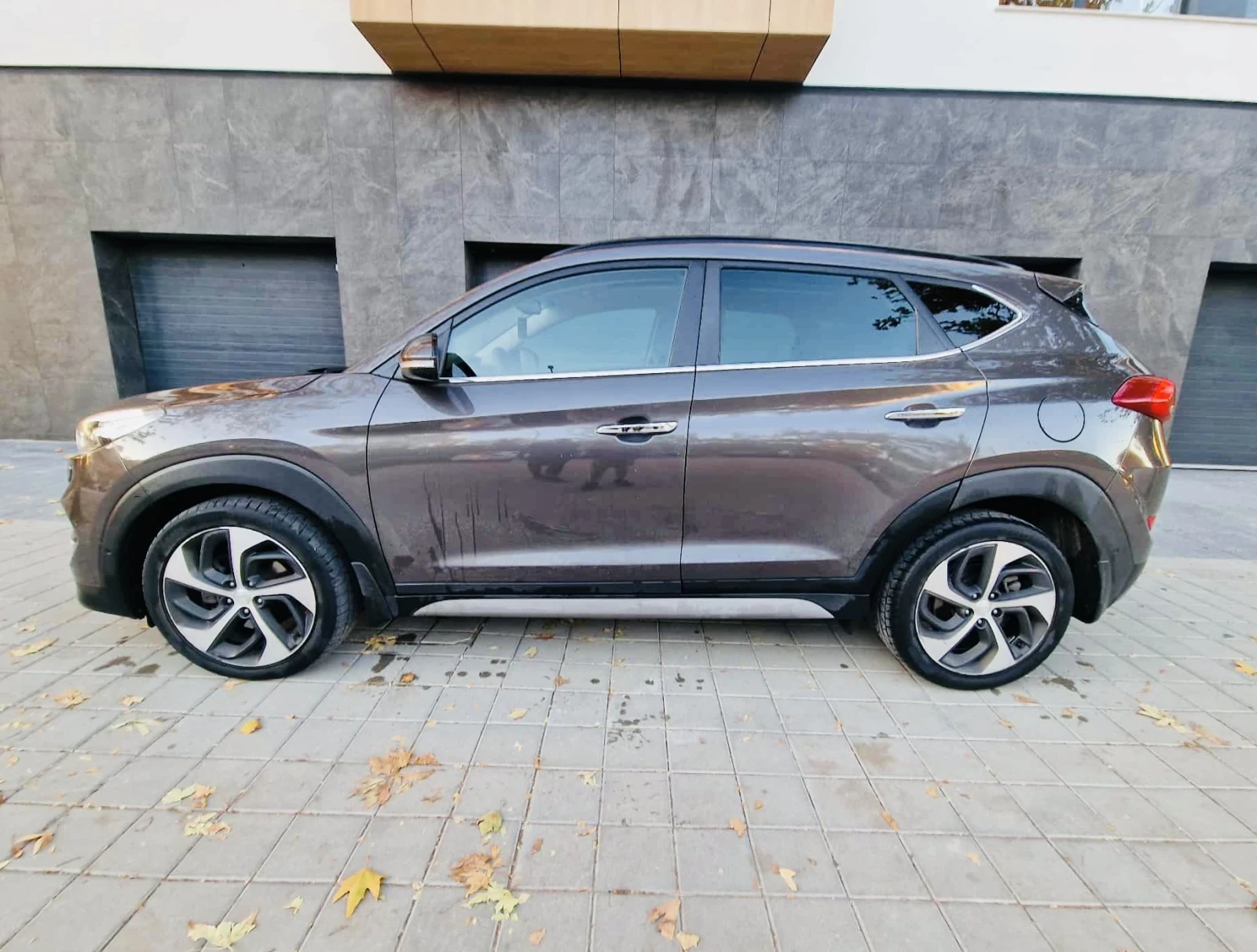 Hyundai Tucson 2.0 CRDI/4WD/СЕРВИЗНА ИСТОРИЯ/FULL ЕКСТРИ/ - изображение 2