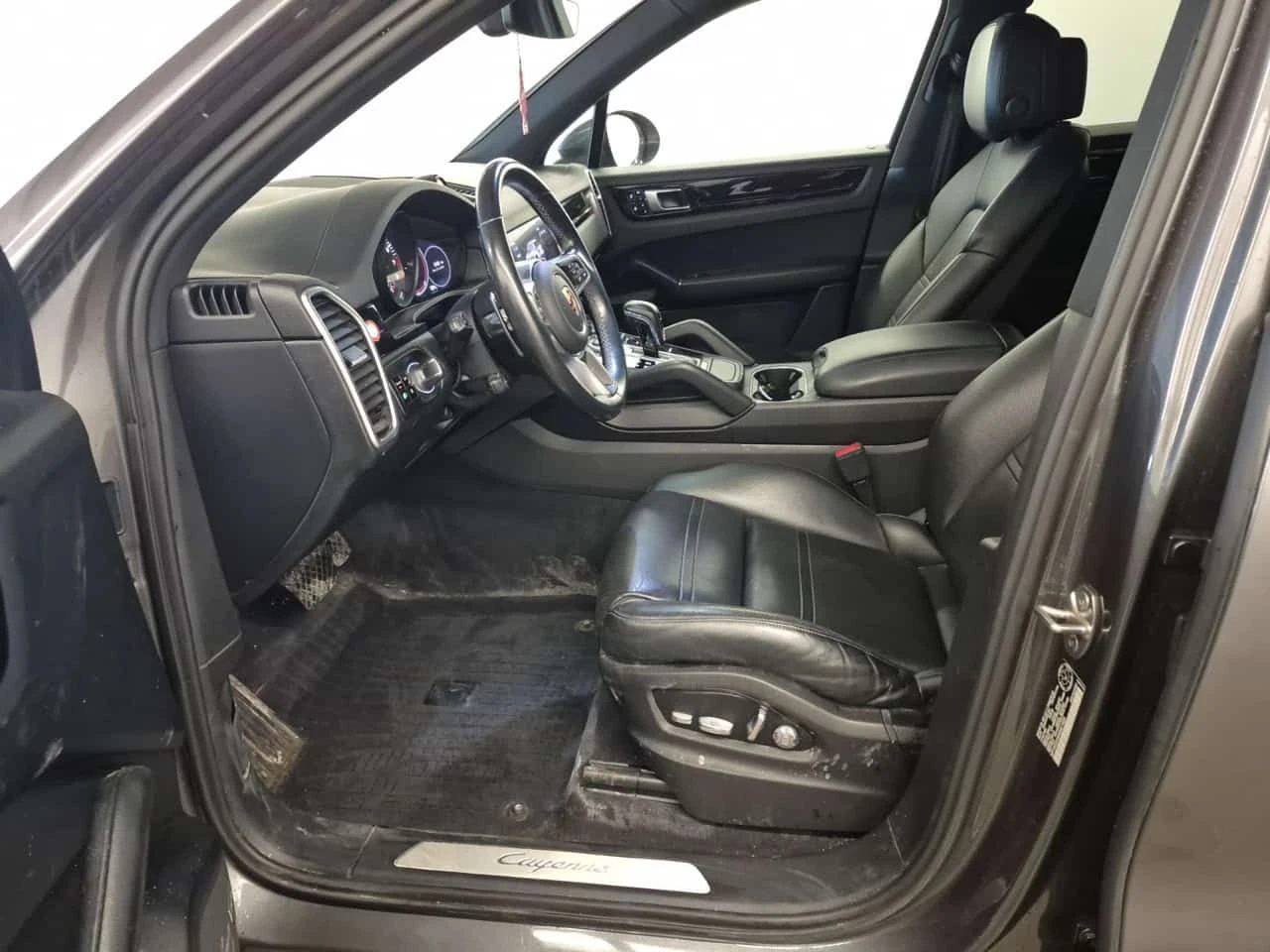 Porsche Cayenne E-Hybrid | PANO | 2 KEYS | ПОДГРЕВИ  - изображение 5