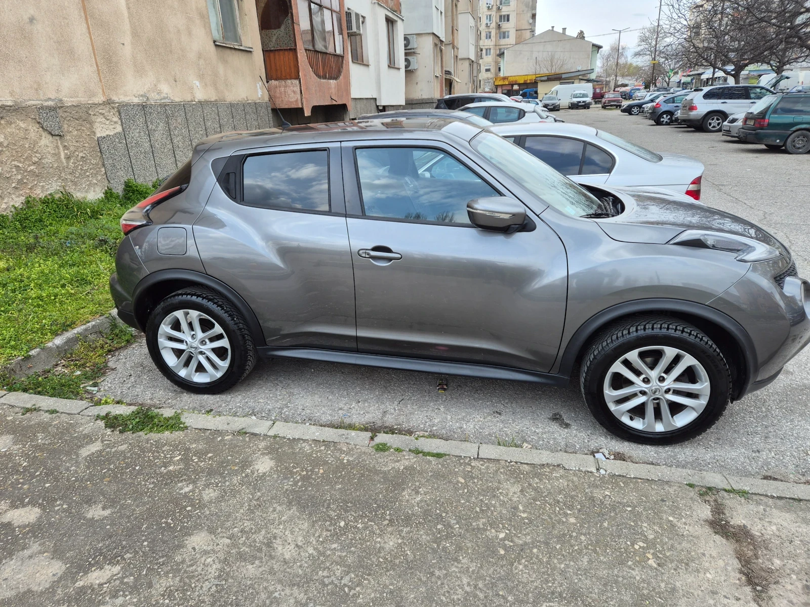 Nissan Juke, снимка 12 - Автомобили и джипове - 54080751