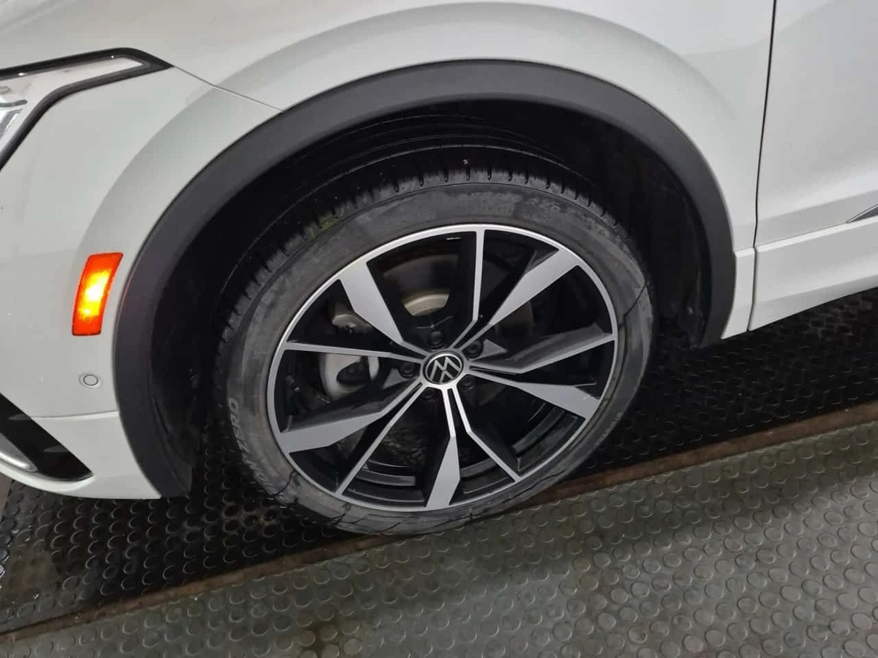 VW Tiguan * HIGHLINE R LINE * CARFAX * ЦЕНА ДО БГ, снимка 5 - Автомобили и джипове - 54236957