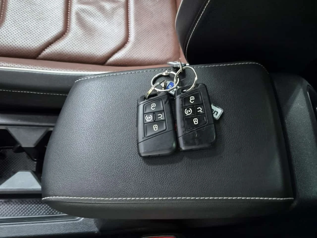 VW Tiguan * HIGHLINE R LINE * CARFAX * ЦЕНА ДО БГ, снимка 12 - Автомобили и джипове - 54236957