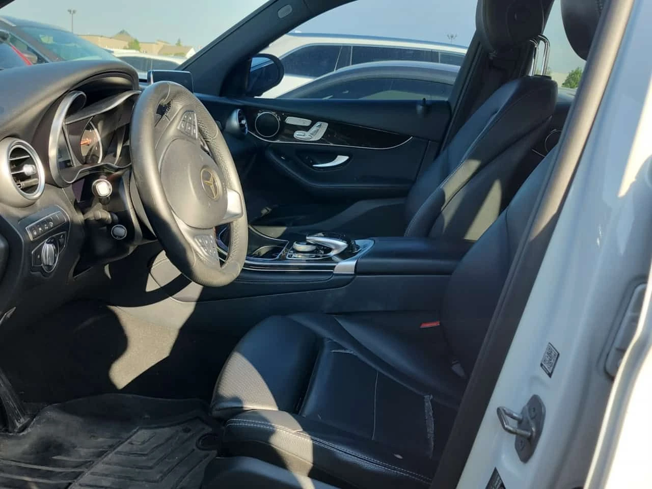 Mercedes-Benz GLC 300 ДИСТРОНИК/360КАМ/ПОДГРЕВ/ПАНО/CARFAX/ФИНАНСИРАНЕ , снимка 6 - Автомобили и джипове - 54859119