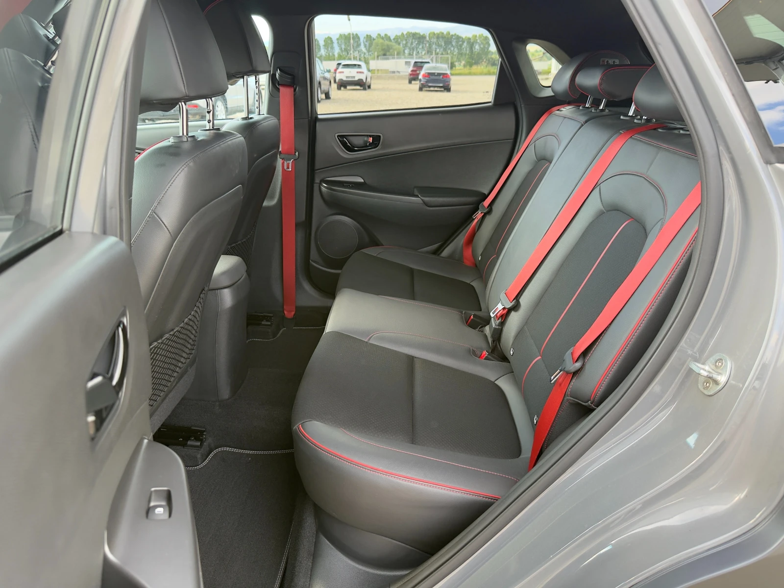 Hyundai Kona 1.6 CRDI Автомат/Сервизна история/Head-up/Лизинг, снимка 10 - Автомобили и джипове - 55062644