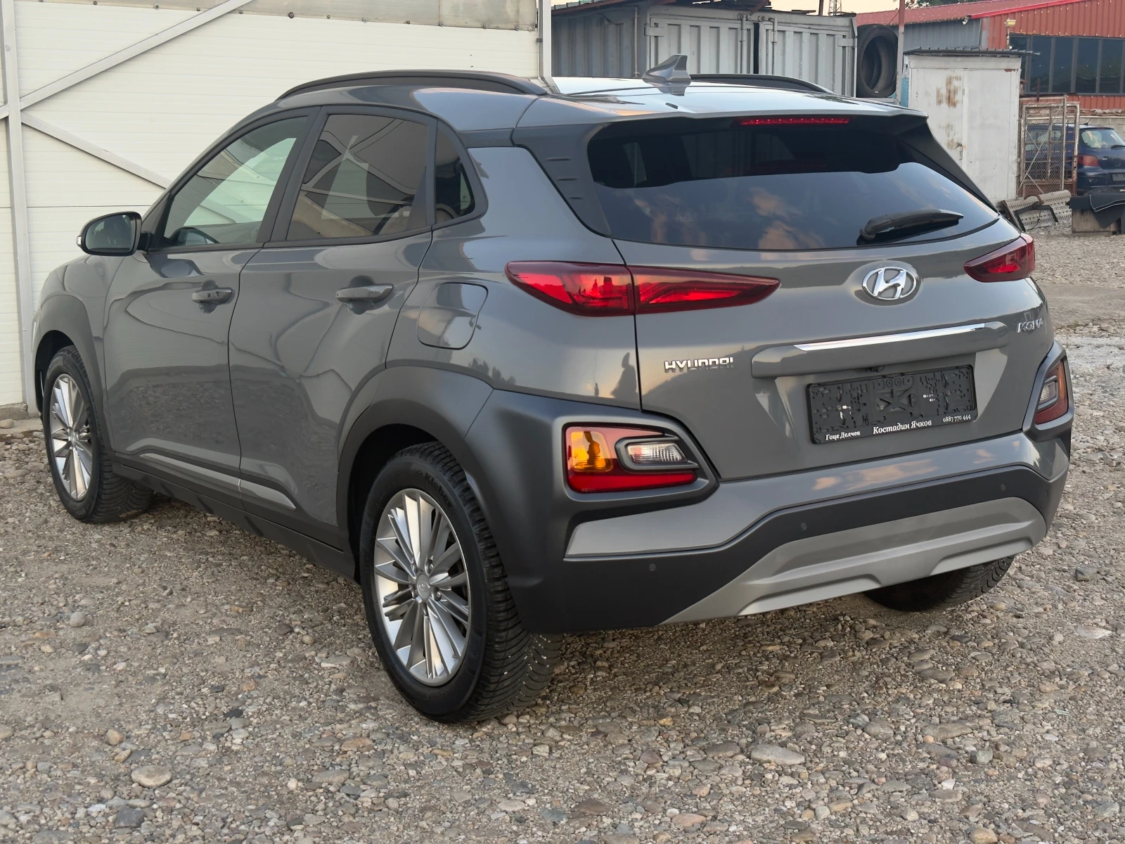 Hyundai Kona 1.6 CRDI Автомат/Сервизна история/Head-up/Лизинг, снимка 6 - Автомобили и джипове - 55062644