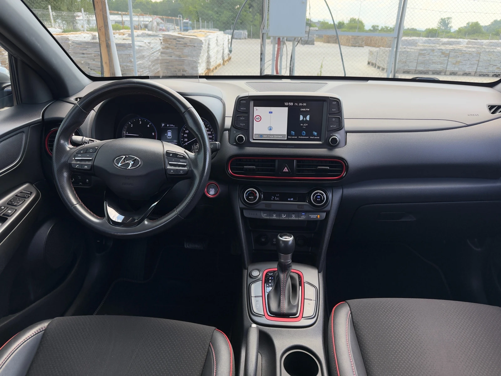 Hyundai Kona 1.6 CRDI Автомат/Сервизна история/Head-up/Лизинг, снимка 13 - Автомобили и джипове - 55062644