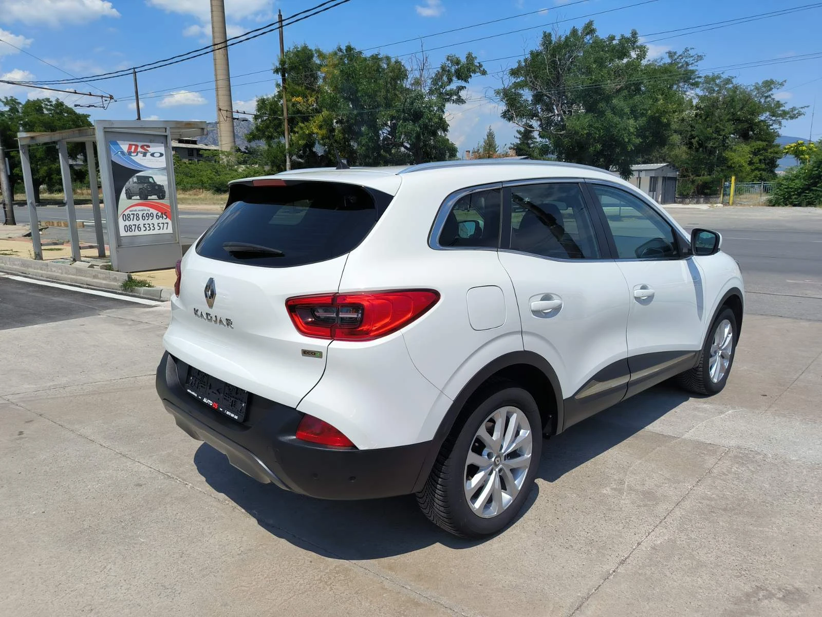 Renault Kadjar 1.5d-6sk-Navi-Keyless-Kamera-Euro-6B, снимка 5 - Автомобили и джипове - 55274596