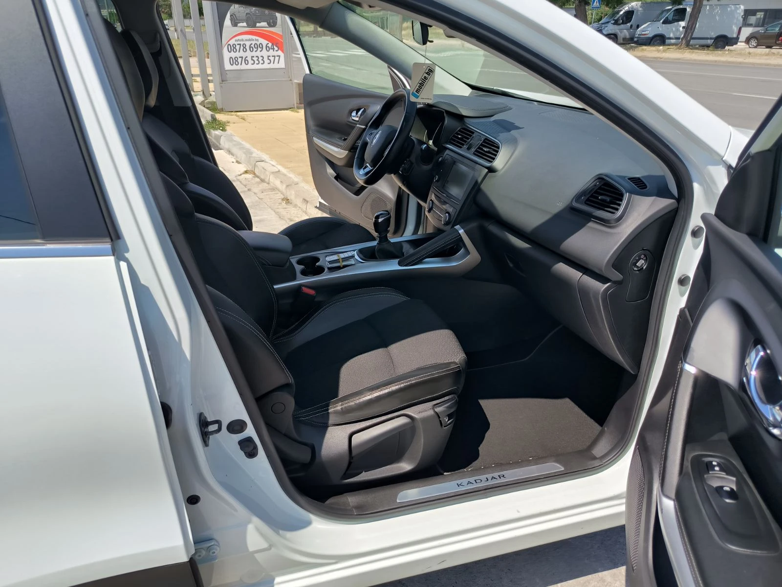 Renault Kadjar 1.5d-6sk-Navi-Keyless-Kamera-Euro-6B, снимка 17 - Автомобили и джипове - 55274596